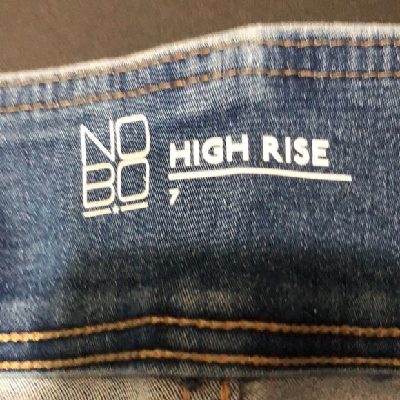 No Boundaries High Rise Stretch Waist Jean Shorts size 7 - Picture 5 of 6